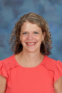 headshot of Julia CArpenter